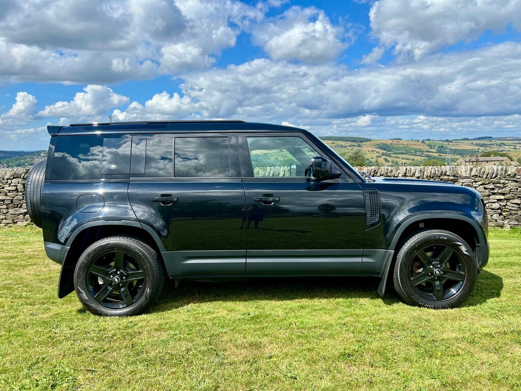 Land Rover Defender 110 3.0 D250 Se 110 Black #2
