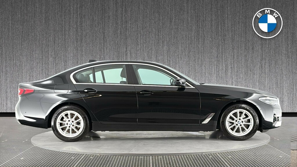 BMW 5 Series 2.0 520D Mht Se Steptronic Euro 6 Ss Black #3