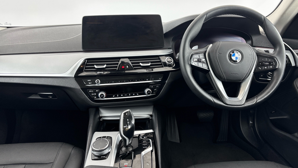 BMW 5 Series 2.0 520D Mht Se Steptronic Euro 6 Ss Black #4