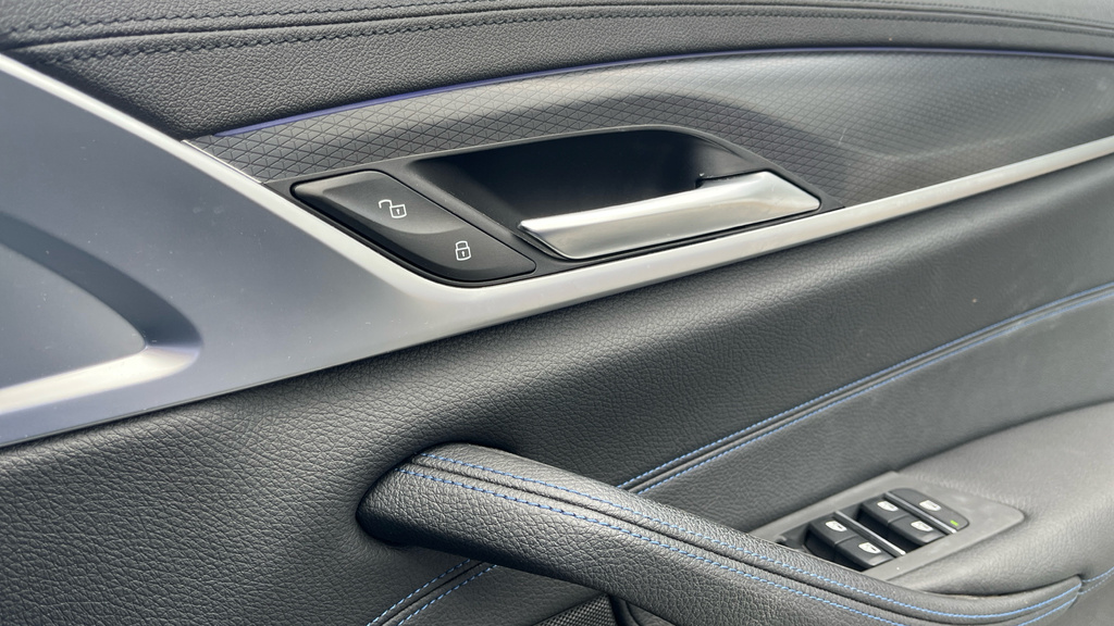 BMW 5 Series 530E M Sport Saloon Blue #20