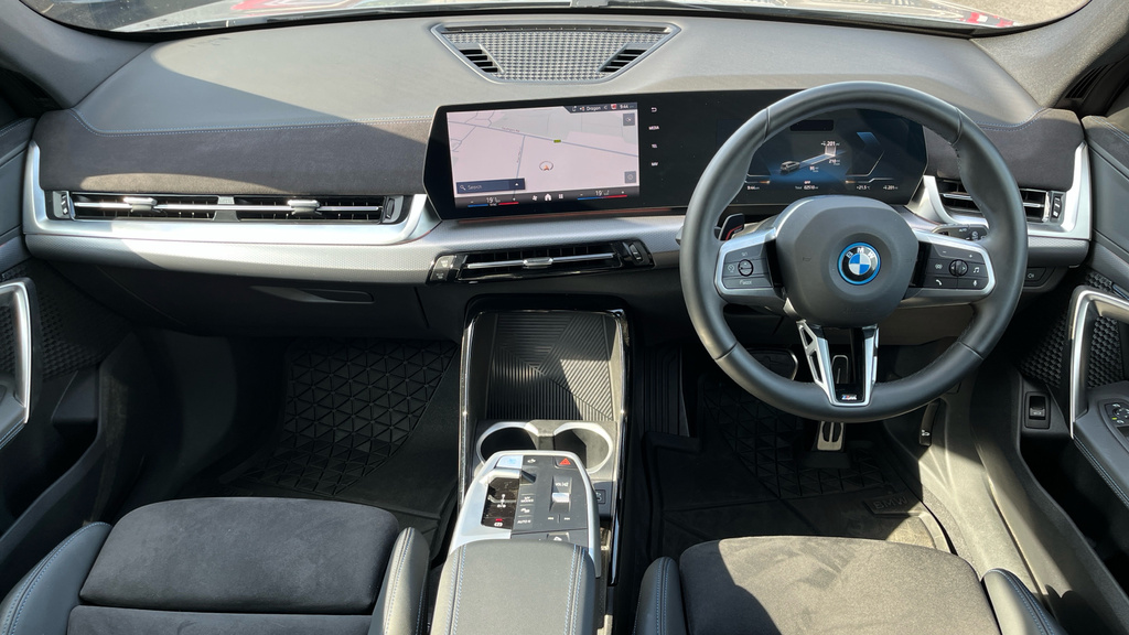 BMW iX1 30 66.5Kwh M Sport Xdrive 11Kw Charger #4