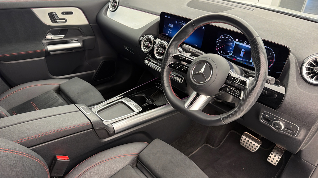 Mercedes-Benz GLA Class 2.0 Gla220d Amg Line Premium Plus 8G-dct 4Matic White #6