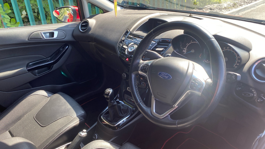 Ford Fiesta 1.0T Ecoboost Titanium X Euro 6 Ss Red #6