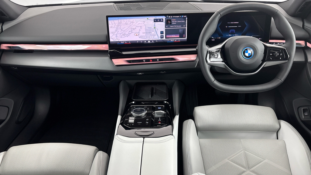 BMW i5 40 83.9Kwh Sport Edition Edrive Blue #4
