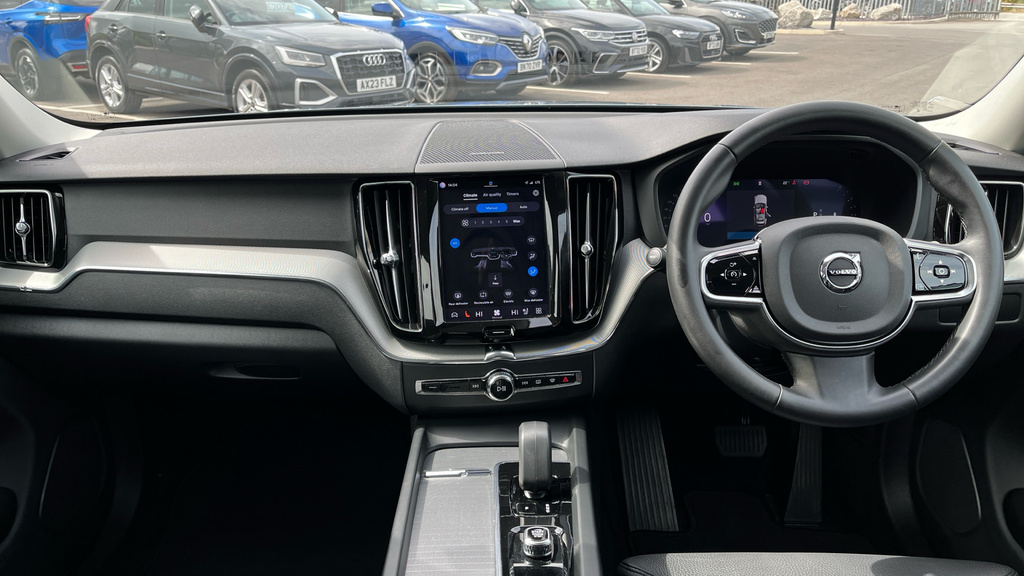 Volvo XC60 2.0 B5 Mhev Plus Awd Euro 6 Ss Grey #4
