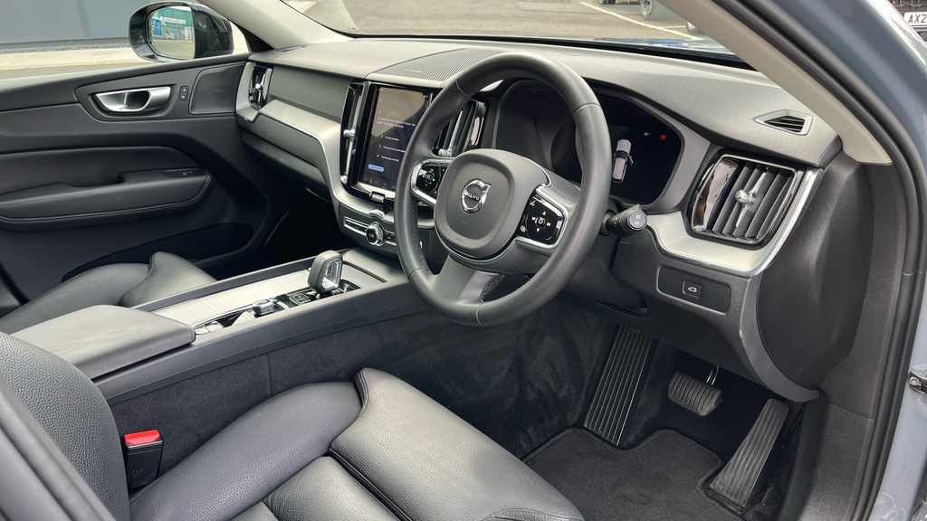 Volvo XC60 2.0 B5 Mhev Plus Awd Euro 6 Ss Grey #6