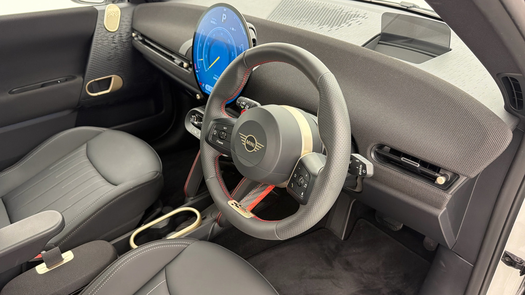 Mini Hatch 54.2Kwh John Cooper Works White #6