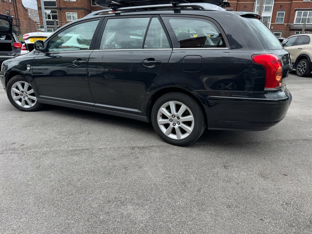 Toyota Avensis 2.0 D-4d T3-s Estate 158 Gkm, Black #2