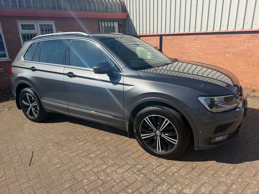 Volkswagen Tiguan 2.0 Tdi Se Navigation 4Motion Euro 6 Ss Grey