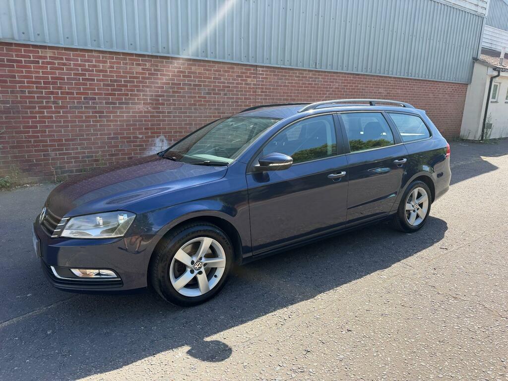 Volkswagen Passat S Blue #3