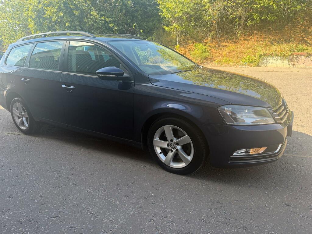 Volkswagen Passat S Blue