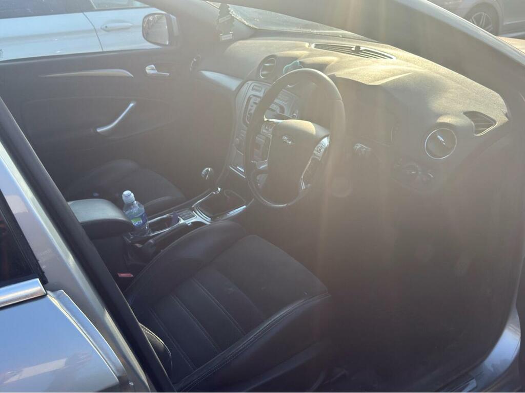 Ford Mondeo Zetec Tdci 5-Door Silver #11
