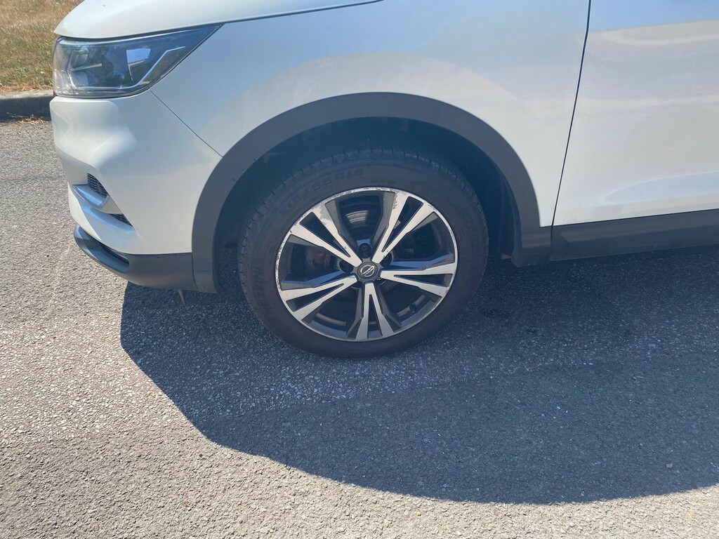 Nissan Qashqai 15 Dci N-connecta Hatchback DL18FHW White #5