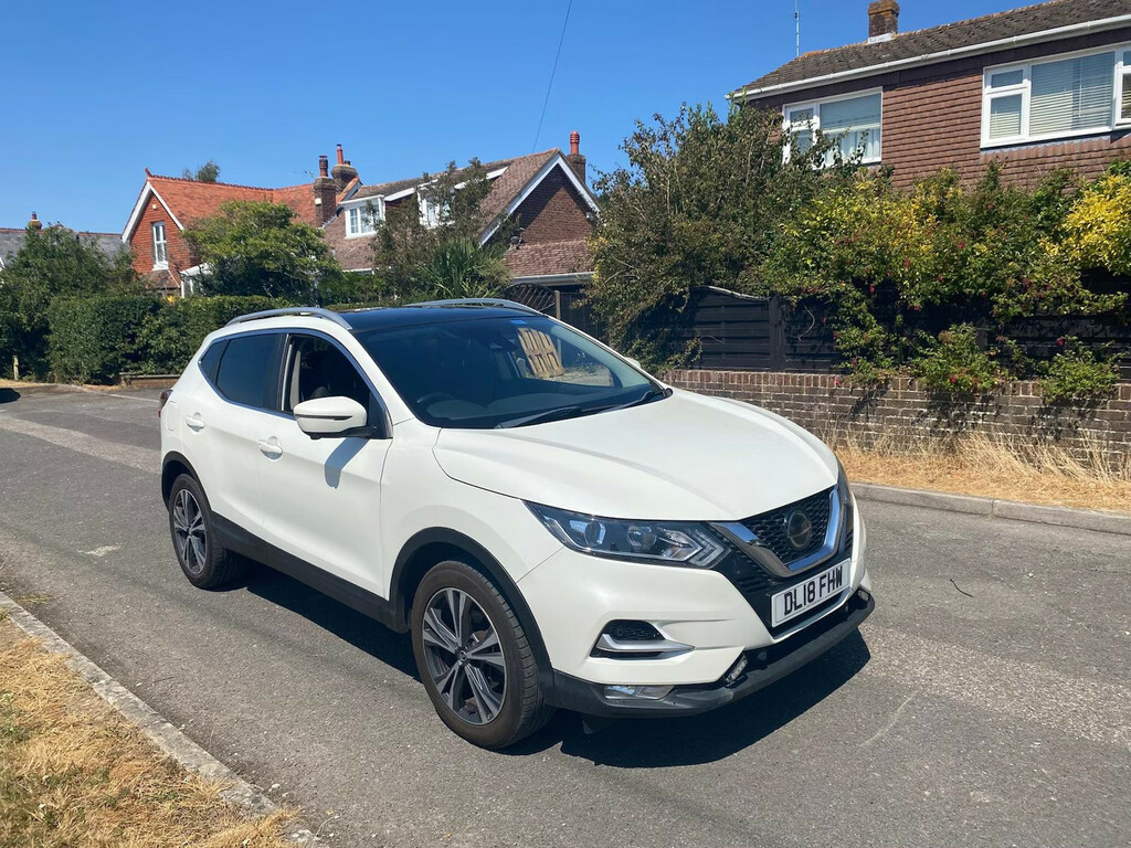 Nissan Qashqai 15 Dci N-connecta Hatchback White