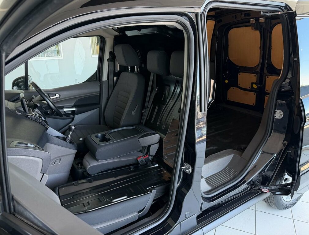 Ford Transit Connect 1.5L Limited WT72DFV Black #2