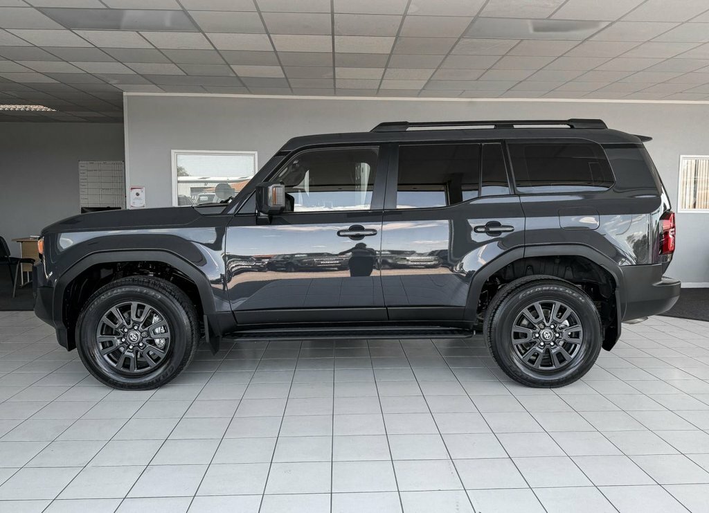 Toyota Land Cruiser Mpv CN75YKU Grey #5