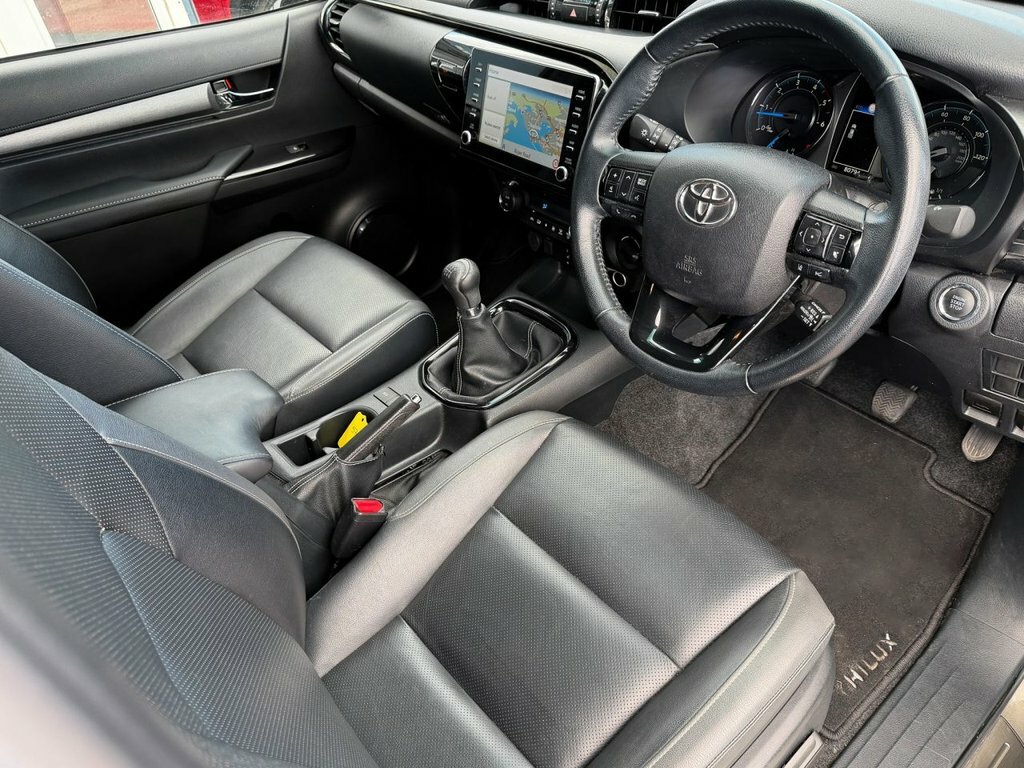 Toyota HILUX 2.8L Invincible X GX23EOJ Brown #2