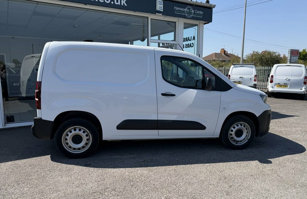 Peugeot Partner 1.5L Professional Premium White #6