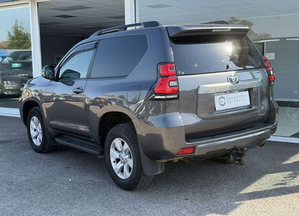Toyota Land Cruiser 2.8L Active Grey #3