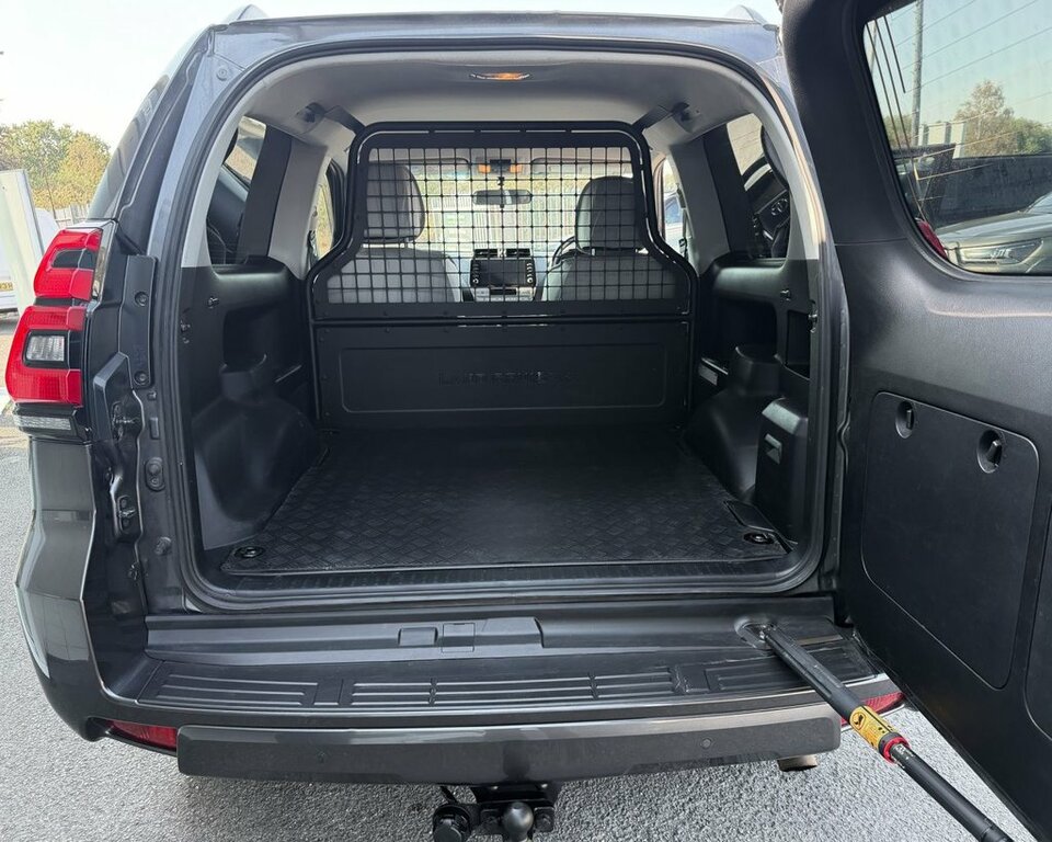 Toyota Land Cruiser 2.8L Active Grey #3