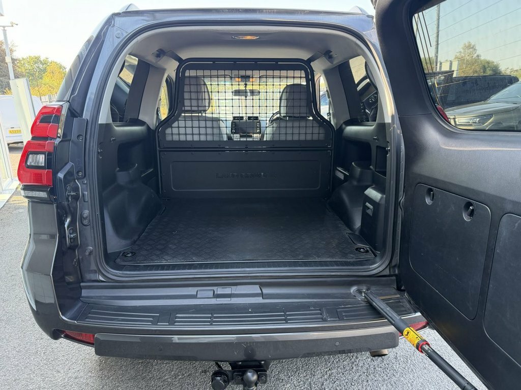Toyota Land Cruiser 2.8L Active Grey #2