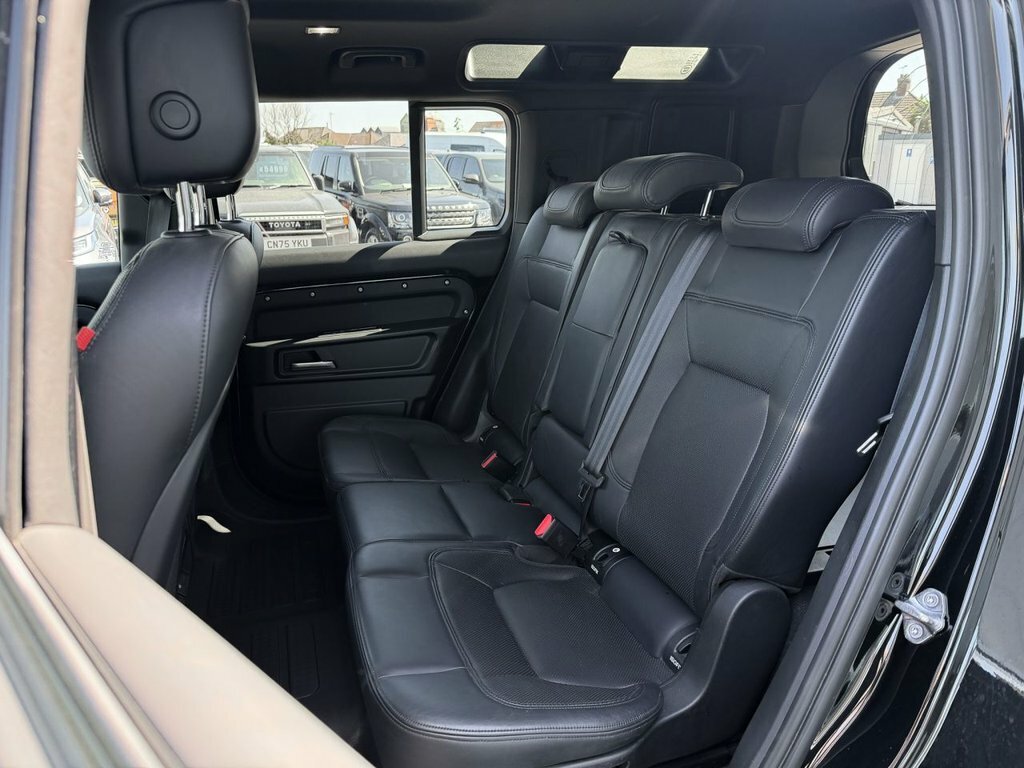 Land Rover Defender 110 3L X-dynamic Hse Black #2