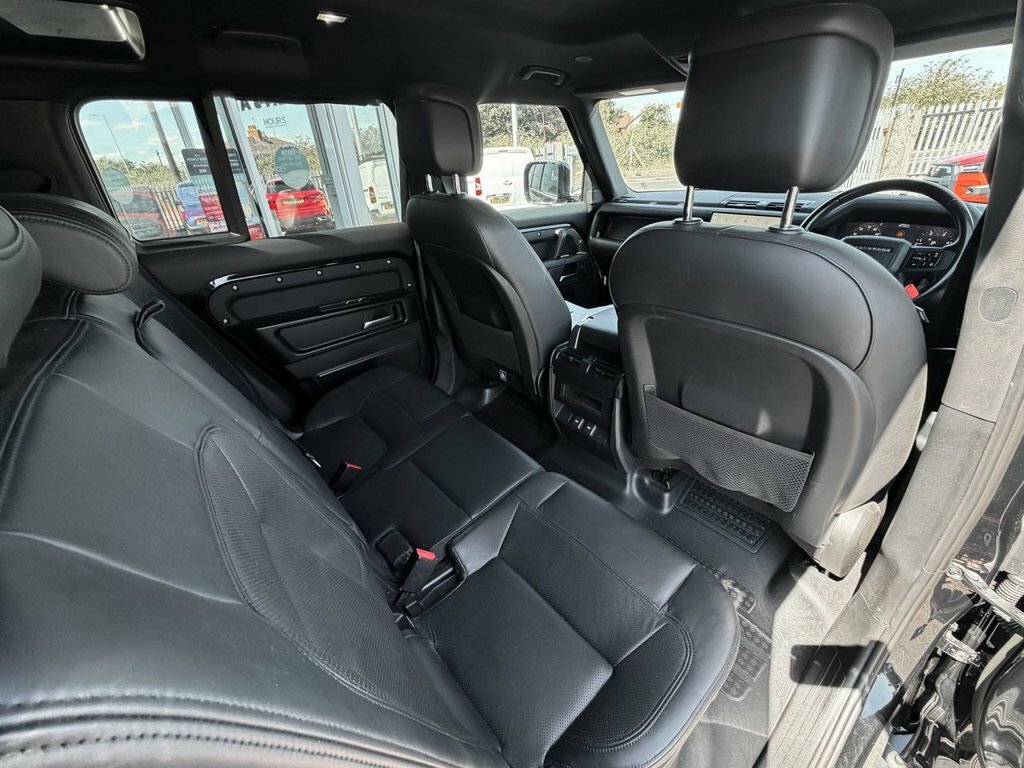 Land Rover Defender 110 Land Rover Estate 3.0 D300 X-dynamic Se 110 Silver #13