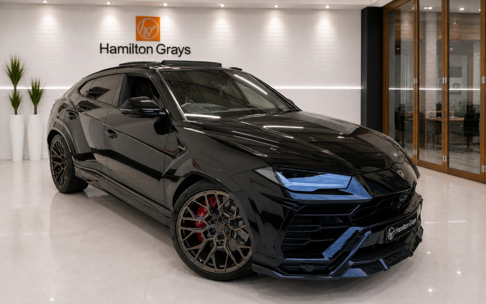 Lamborghini Urus Petrol