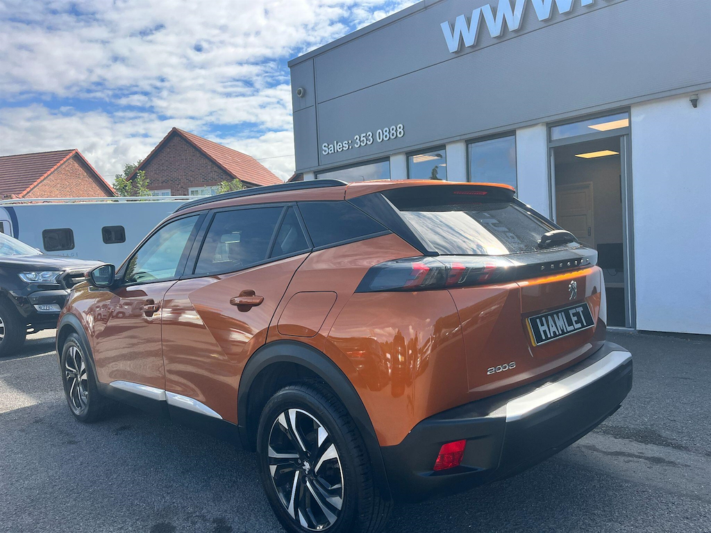 Peugeot 2008 1.5 L 1.5 Bluehdi Allure Euro 6 Ss Orange #3