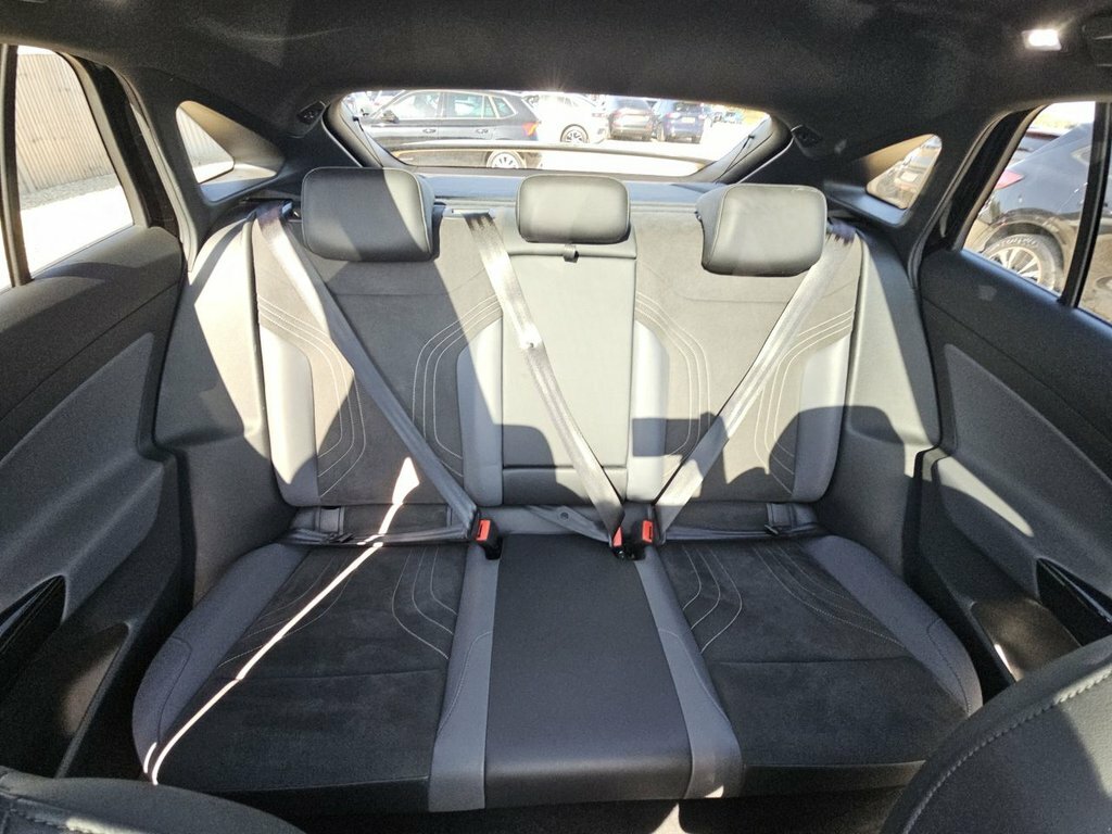 Volkswagen ID.5 Suv Black #6