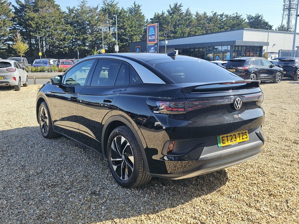 Volkswagen ID.5 Suv Black #3