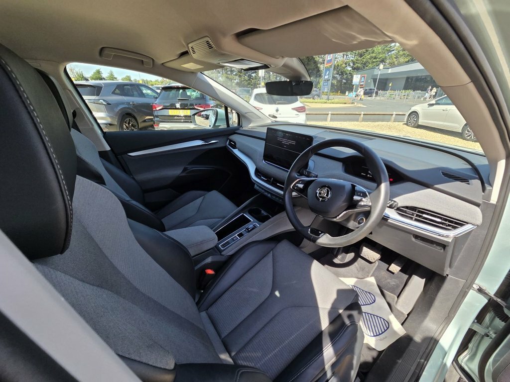 Skoda ENYAQ Suv Silver #6