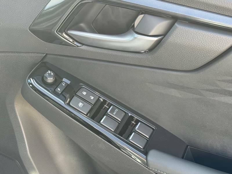 Isuzu D-Max 2.2 V-cross 8 Speed 26My White #3