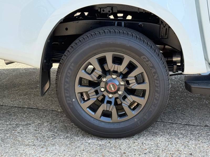 Isuzu D-Max 2.2 V-cross 8 Speed 26My White #2
