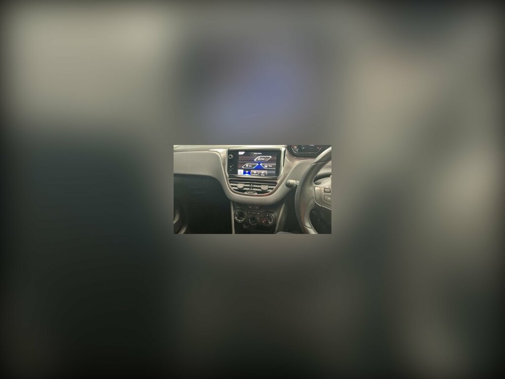 Peugeot 2008 E-hdi Allure Fap 5-Door White #1