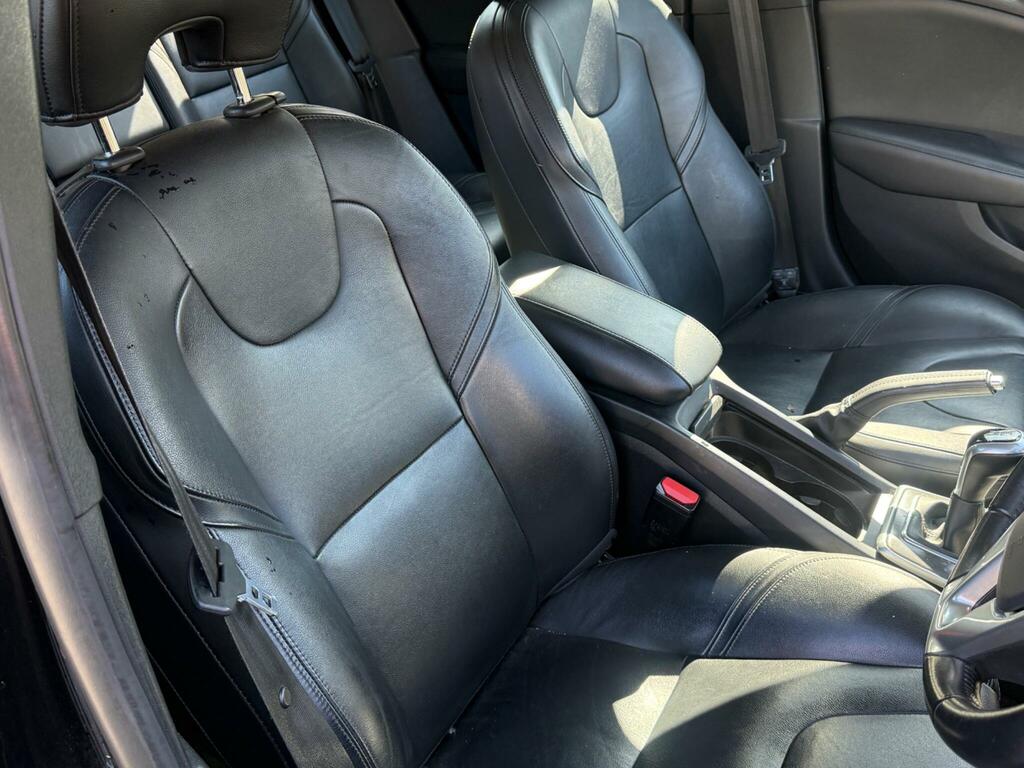 Volvo V40 D3 R Design Lux Nav Geartronic White #14