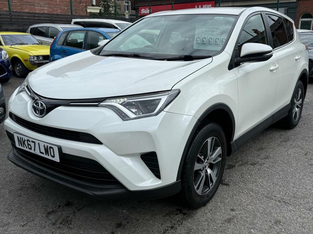 Toyota Rav 4 Active White #2