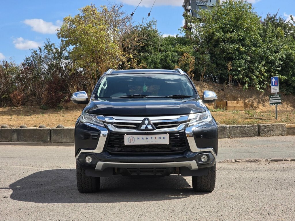 Mitsubishi Shogun Sport Suv Black #3