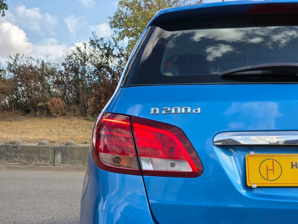 Mercedes-Benz B Class 1.6 B 180 Sport Premium 121 Bhp Blue #38