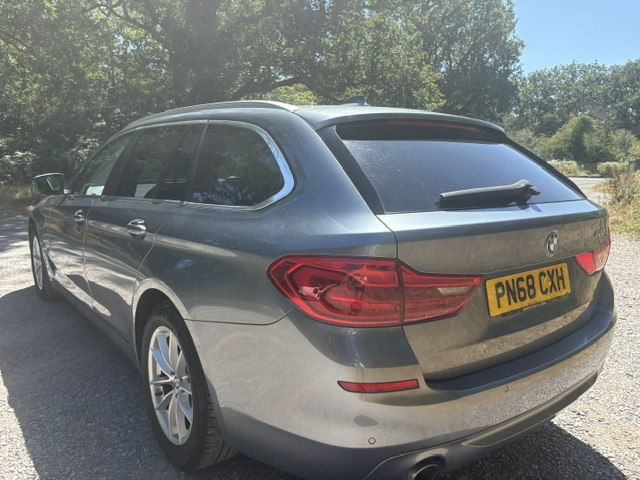 BMW 5 Series Se Touring Blue #6