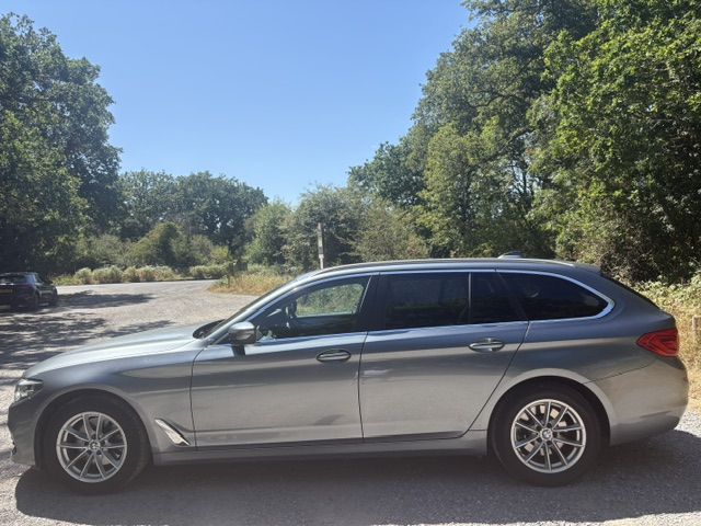 BMW 5 Series Se Touring Blue