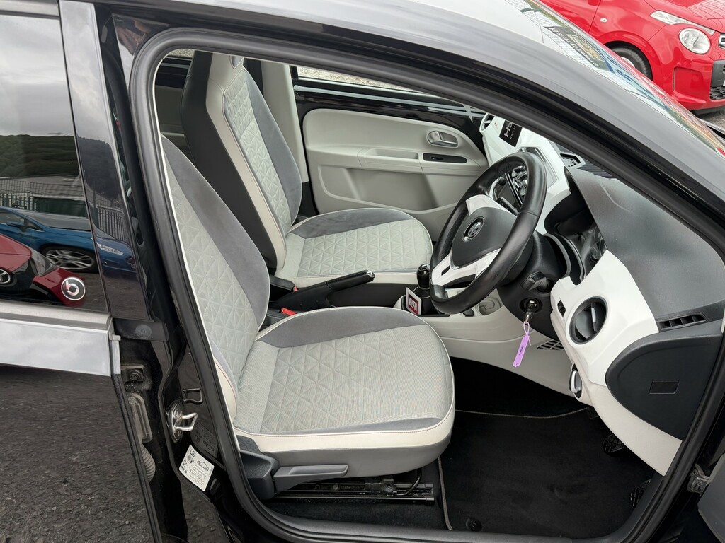 Volkswagen Up 1.0 Up Beats Black #3