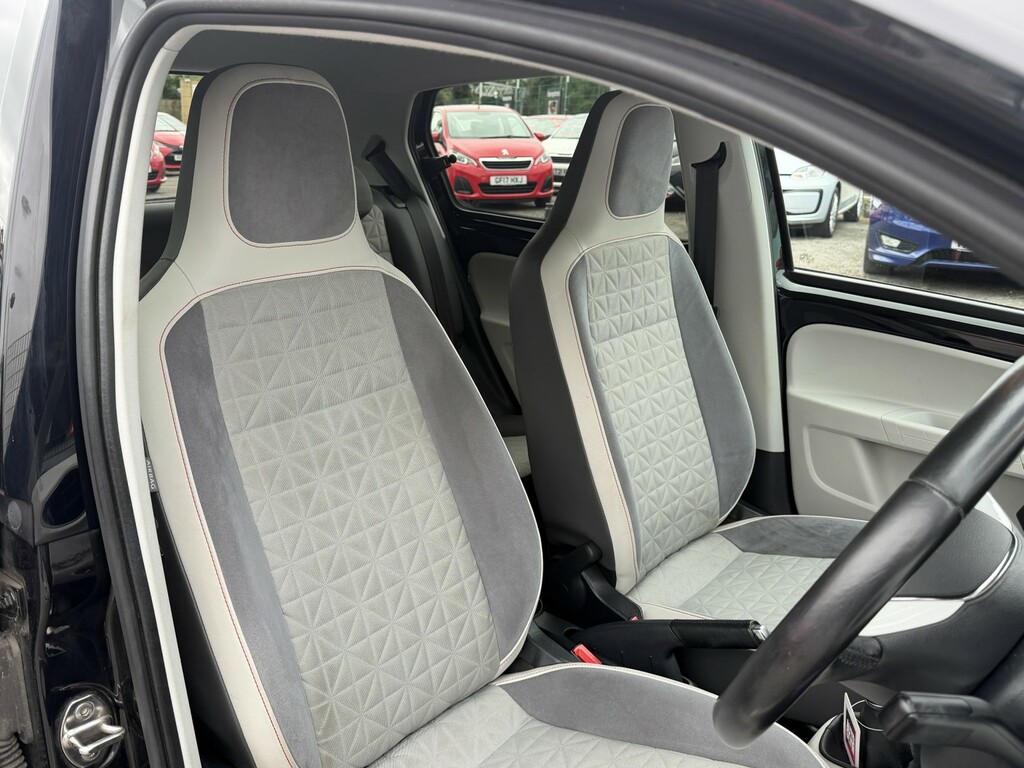 Volkswagen Up 1.0 Up Beats Black #6