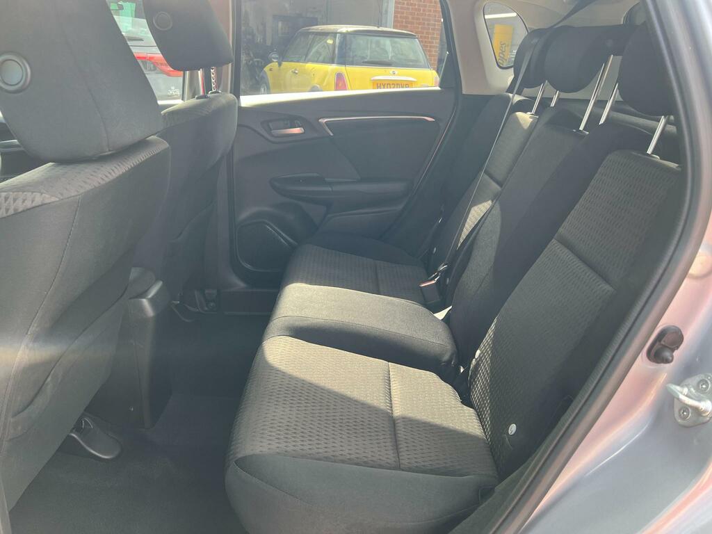 Honda Jazz 1.3 I-vtec S Red #41