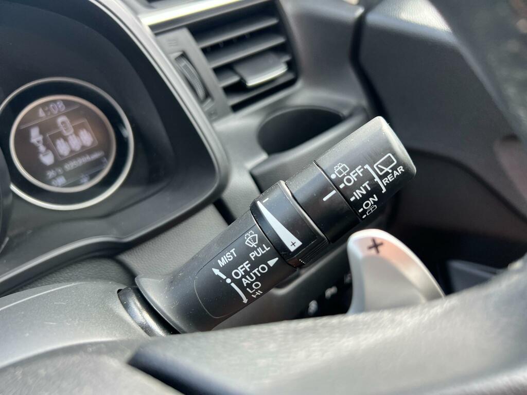 Honda Jazz 1.3 I-vtec S Red #26