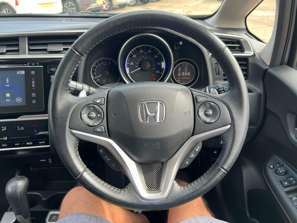 Honda Jazz 1.3 I-vtec S Red #24