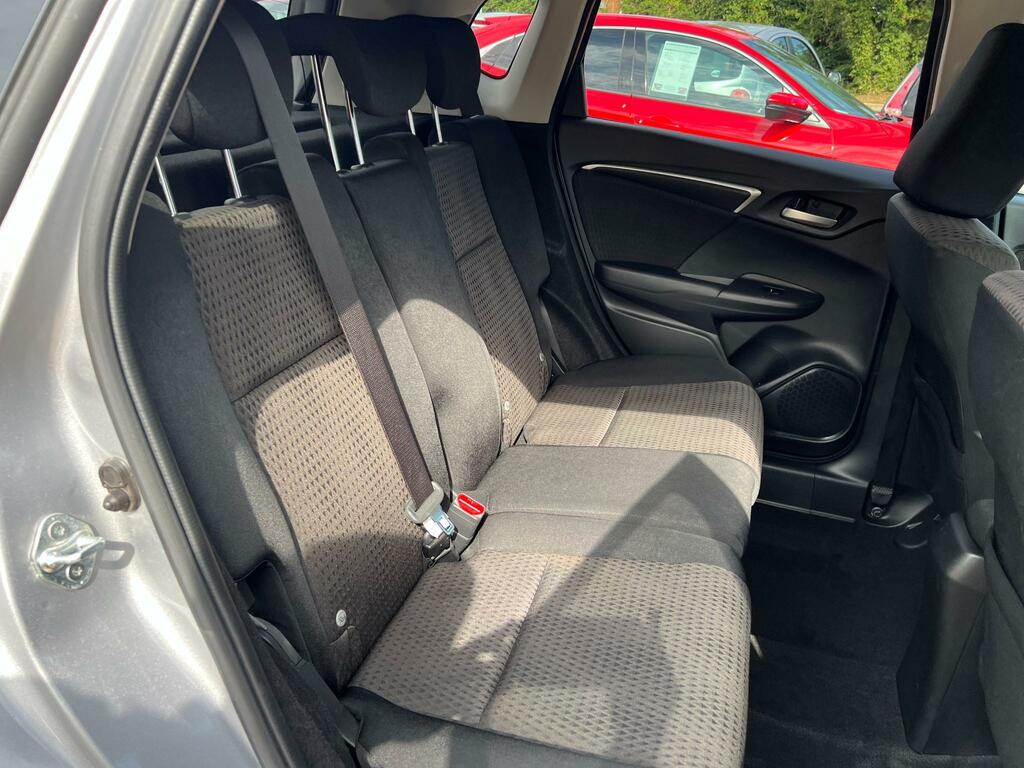 Honda Jazz 1.3 I-vtec S Red #38