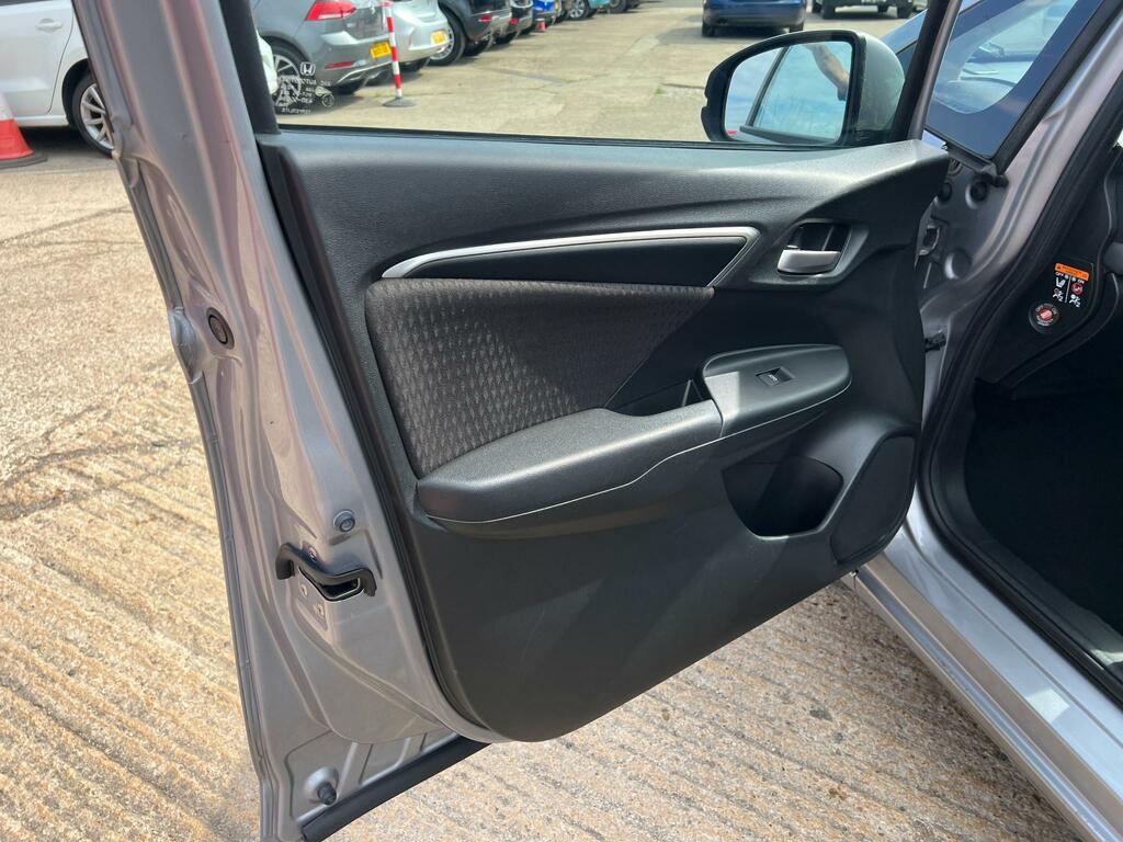 Honda Jazz 1.3 I-vtec S Red #14