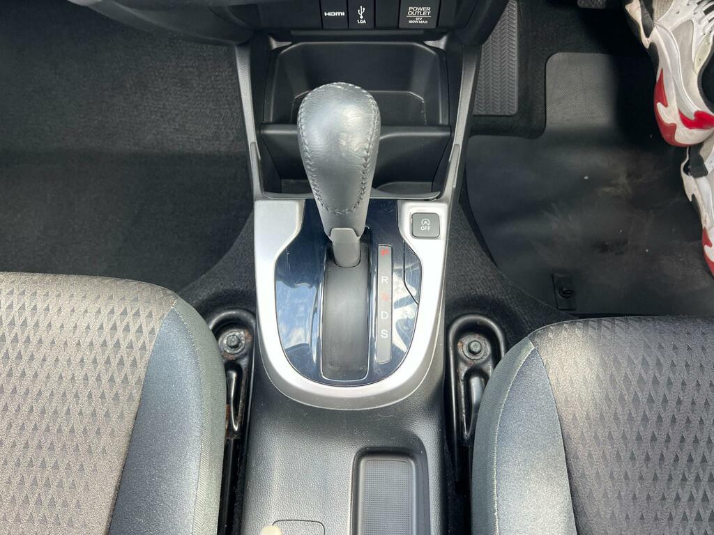 Honda Jazz 1.3 I-vtec S Red #21
