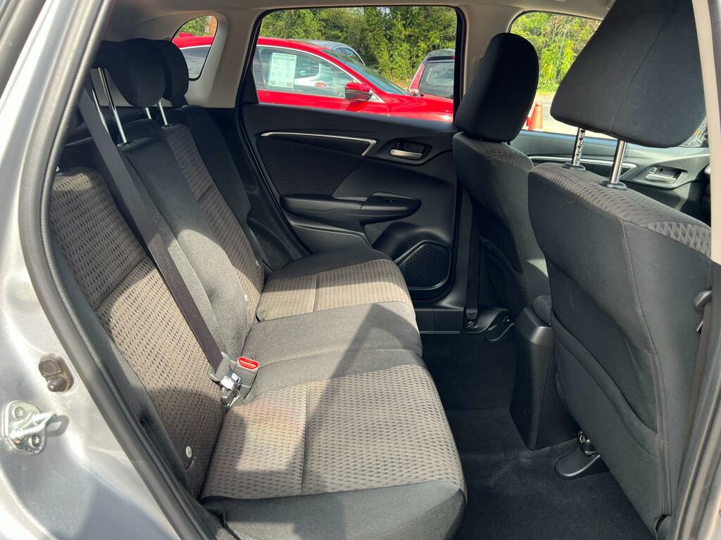 Honda Jazz 1.3 I-vtec S Red #37